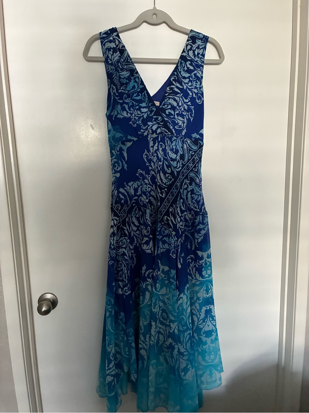 Sleeveless Blue Ombre Floral V-Neck Midi Dress